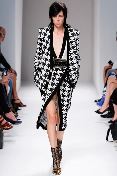 Look 19
